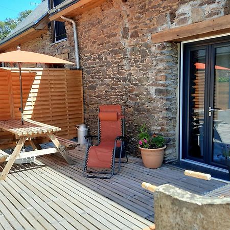 A La Memoire De Merlin & Spa Saint-Malon-sur-Mel Екстериор снимка