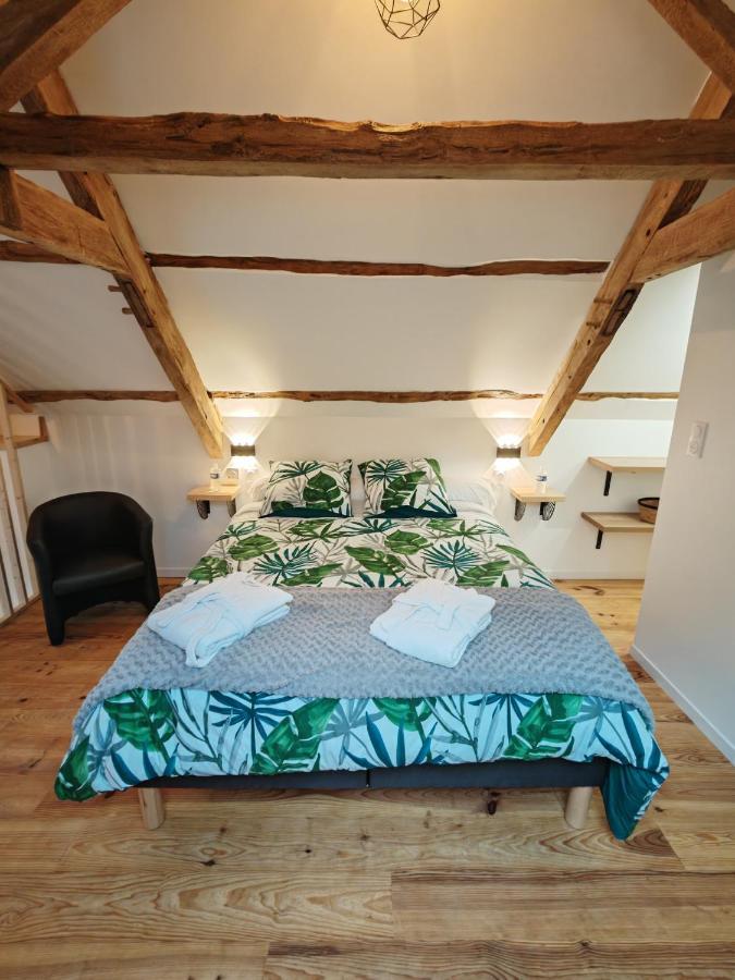 A La Memoire De Merlin & Spa Saint-Malon-sur-Mel Екстериор снимка